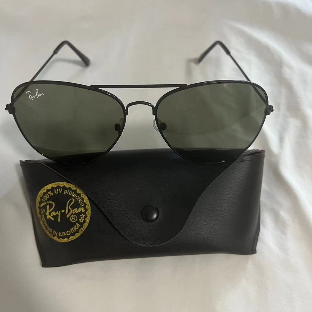 Ray-Ban Aviator Sunglasses, like new! RB 3025